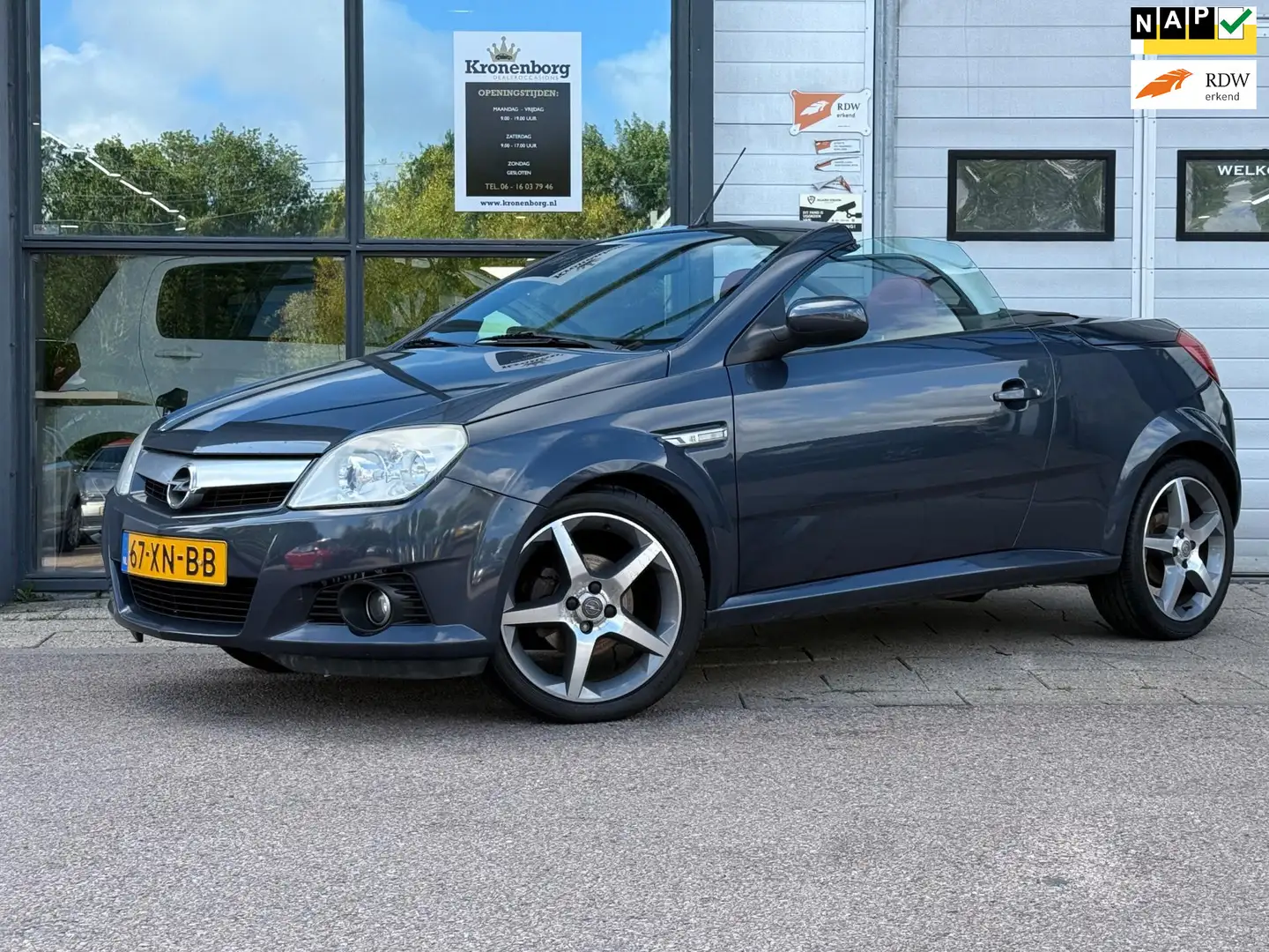 Opel Tigra TwinTop 1.8-16V Temptation, AIRCO, NAP Gris - 1