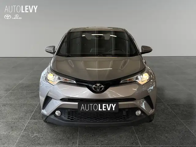 Toyota C-HR view 9
