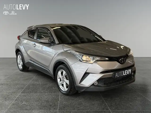 Toyota C-HR view 8