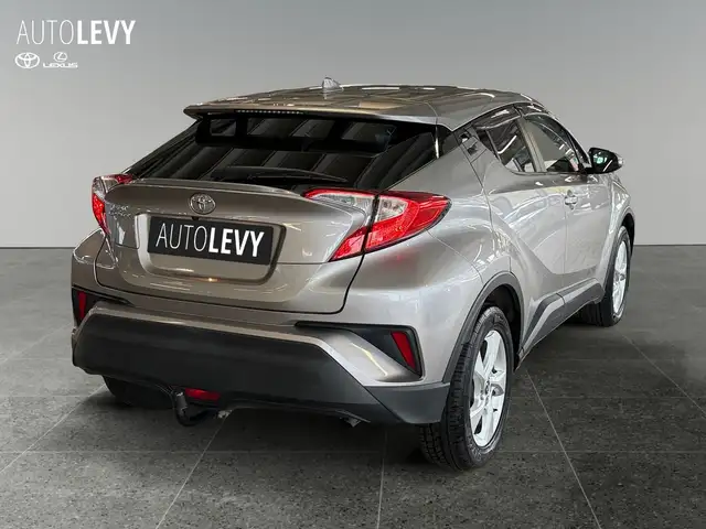Toyota C-HR view 6
