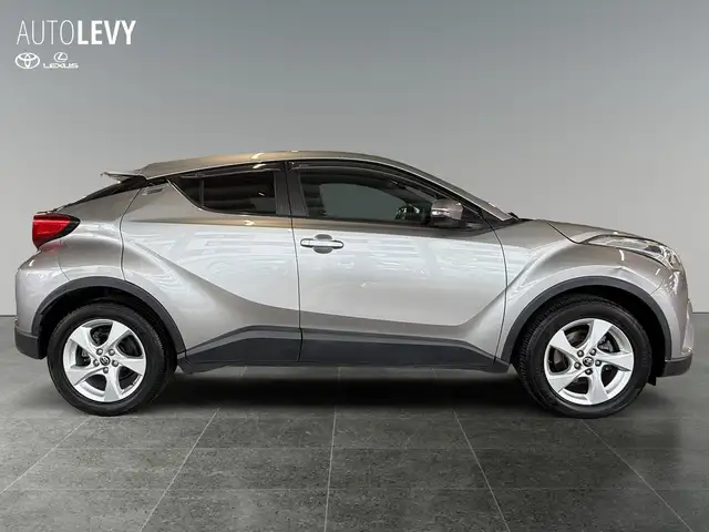 Toyota C-HR view 7
