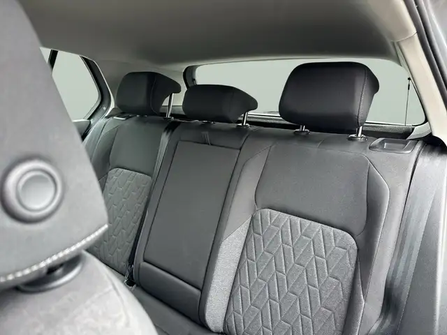 Volkswagen Golf view 10