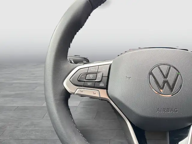 Volkswagen Golf view 13