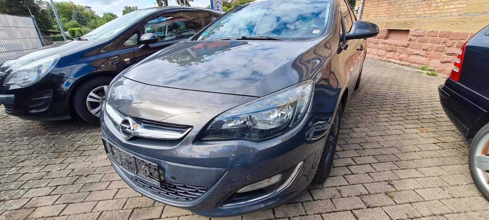 Opel Astra J Lim. 5-trg. Active 1.Hand*SHZ*AHK Gris - 1