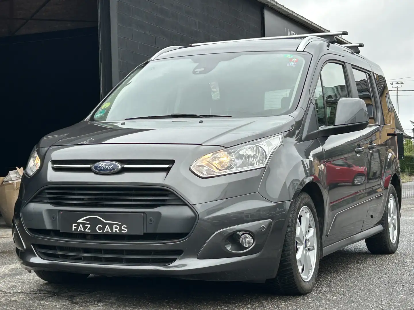 Ford Tourneo Connect 1.5 TDCi Titanium * CAMERA + GPS + T.PANO * - 1