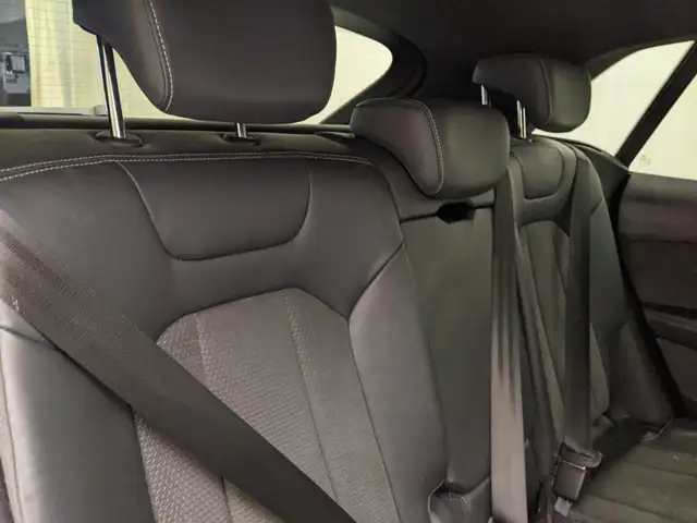 Audi Q8 view 8