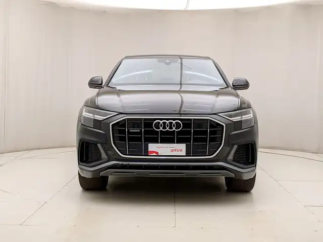 Audi Q8 view 2
