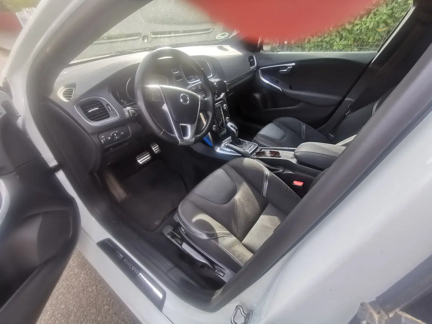 Volvo V40 Momentum Weiß - 2