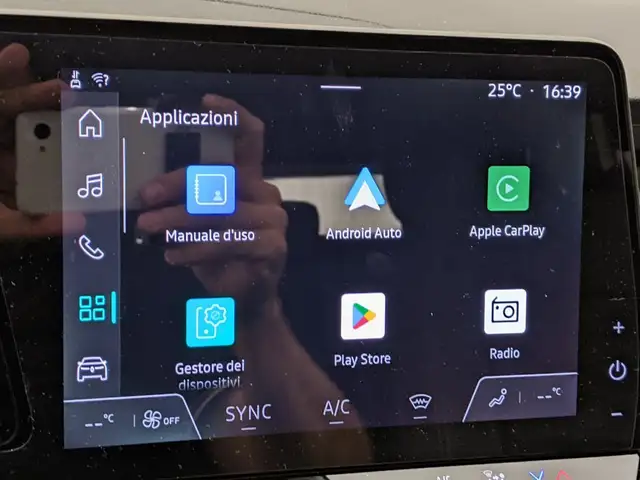 Renault Austral view 14