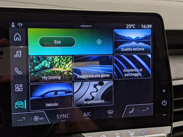 Renault Austral view 15