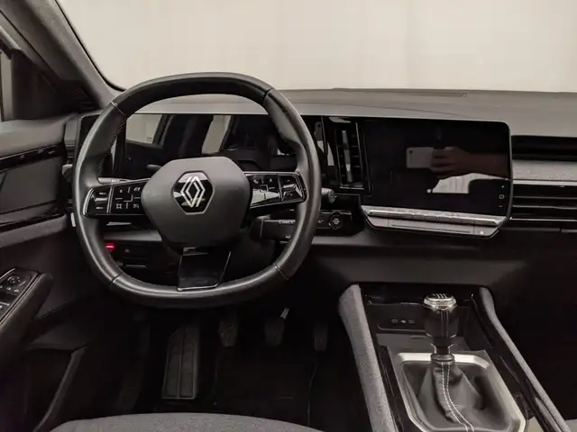 Renault Austral view 7