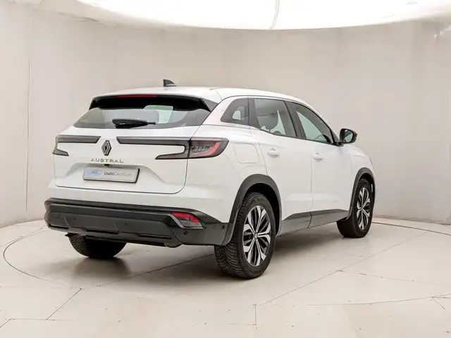 Renault Austral view 4