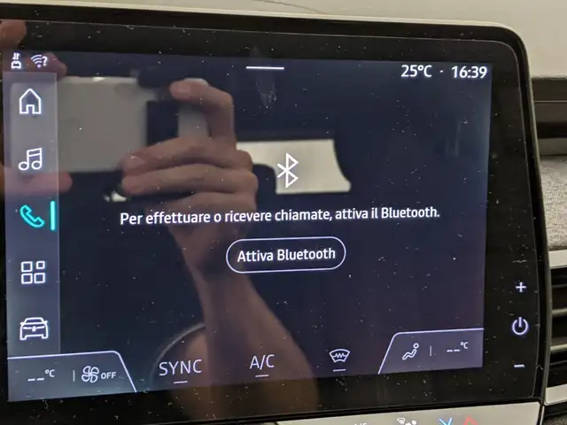 Renault Austral view 13