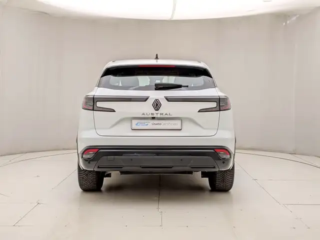 Renault Austral view 5