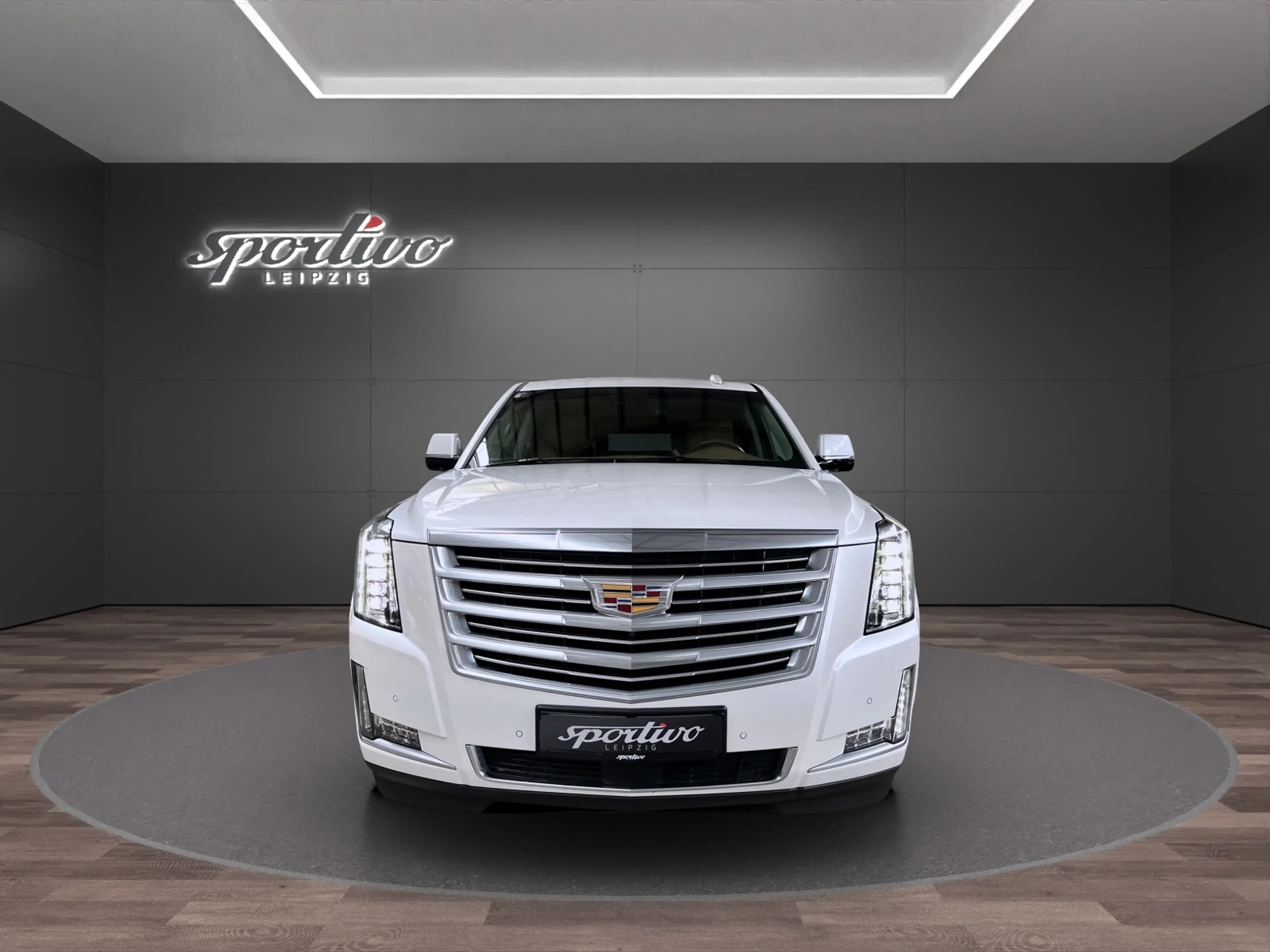 Cadillac Escalade GMT K2XL Platinum ESV — photo 3