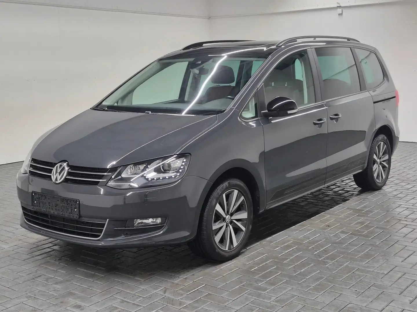 Volkswagen Sharan Black Style Pano/Leder/ACC/Kam/Navi/SHZ Grau - 1