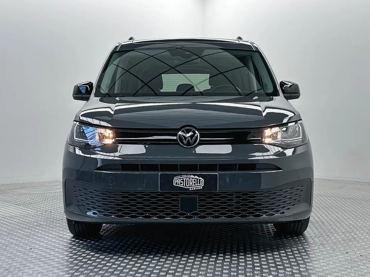 Volkswagen Caddy Caddy 2.0 TDI 122 CV DSG California Furgone Maxi Grigio - 2