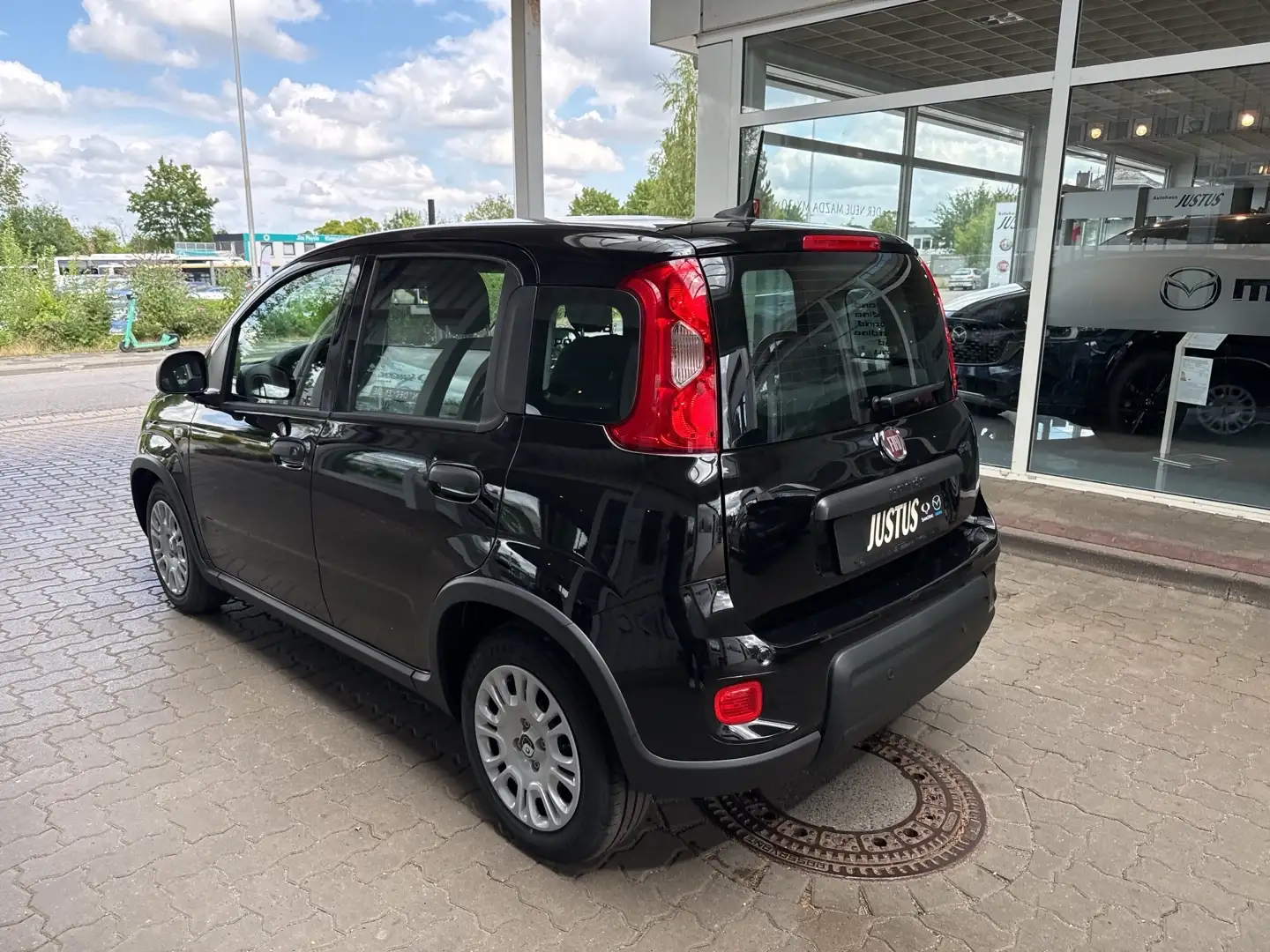 Fiat Panda 1.0 Hybrid 70PS Pandina Noir - 2