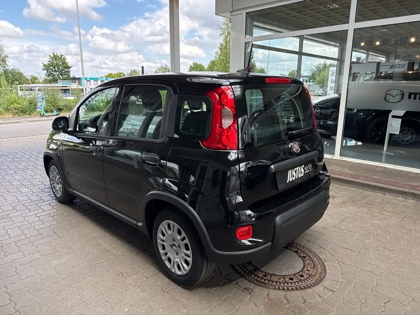 Fiat Panda 1.0 Hybrid 70PS Pandina Zwart - 2