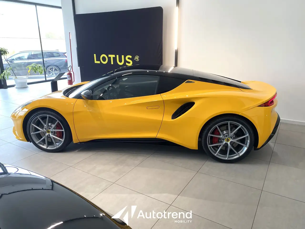Lotus Emira 2024