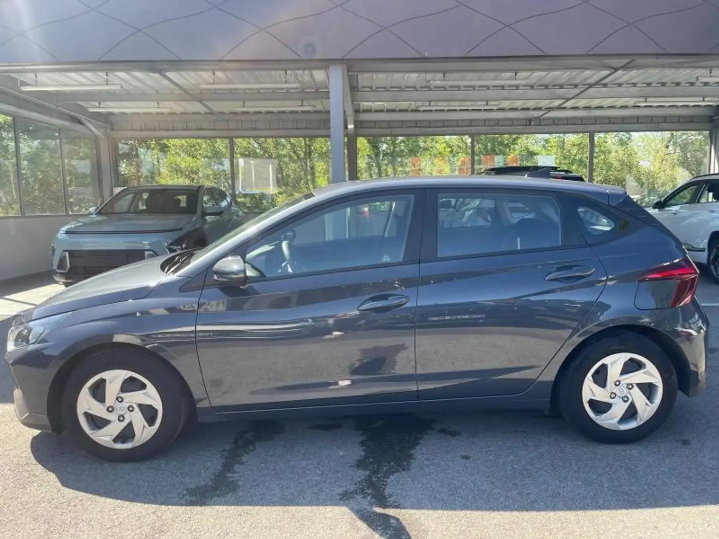Hyundai i20 1.2 84ch Initia Grijs - 2