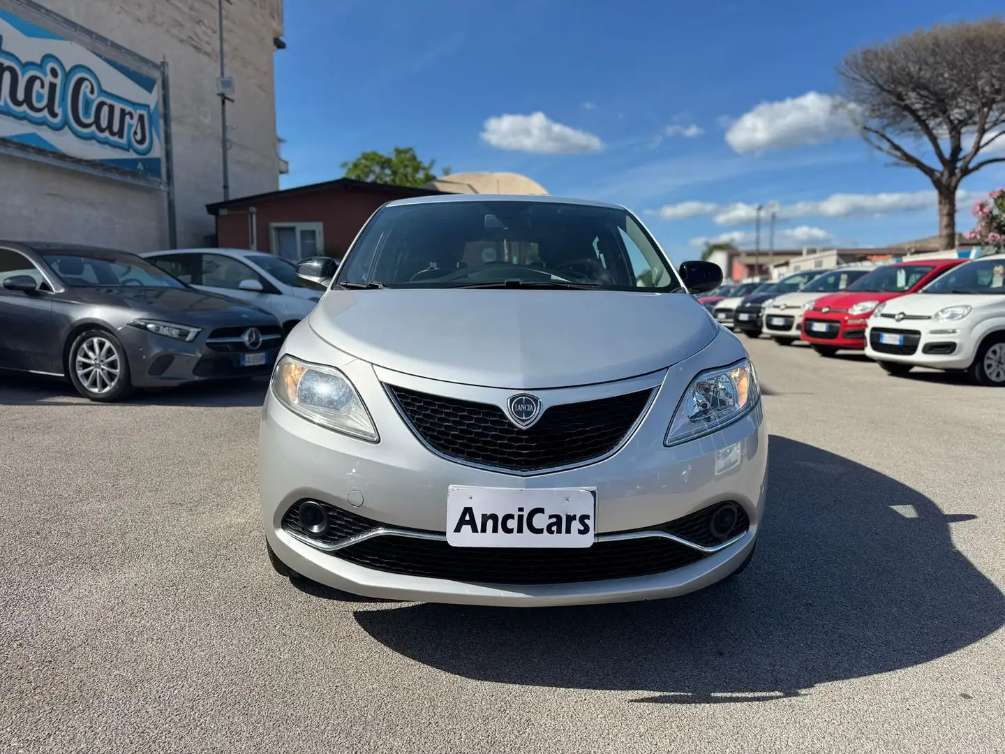 Lancia Ypsilon 1.2 69 CV 5 porte Gold Argent - 1
