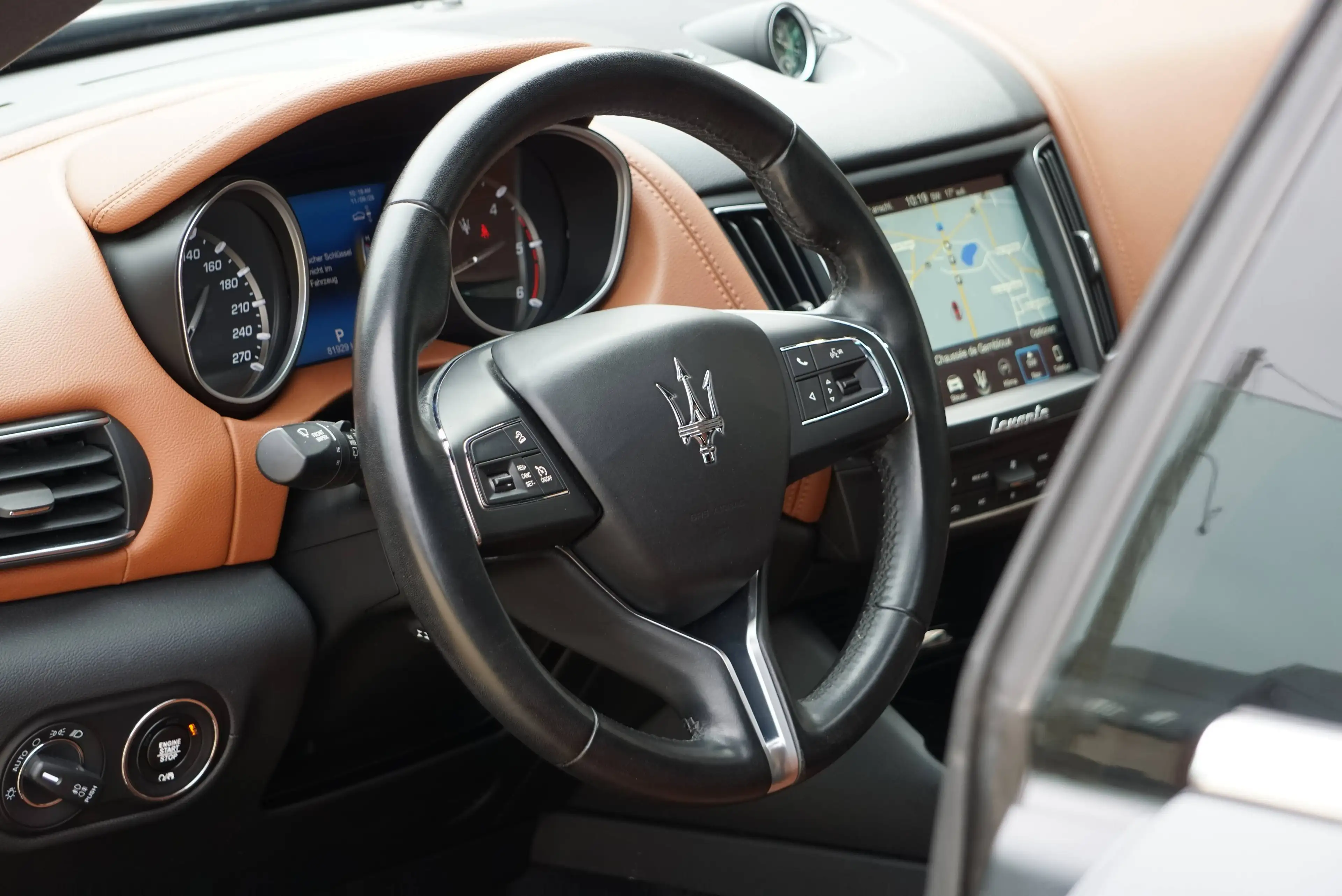 Maserati Levante 3.0 V6 TURBO AUTO PANO CAMERA CARNET MASERATI COMPLET — photo 8