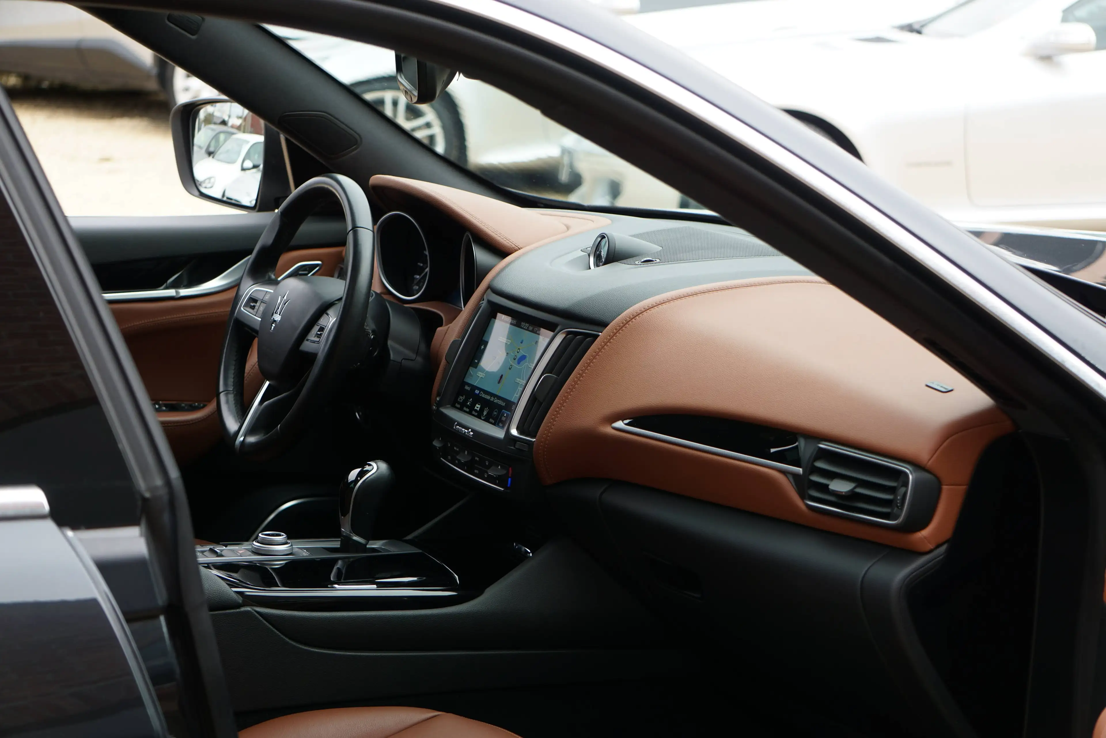 Maserati Levante 3.0 V6 TURBO AUTO PANO CAMERA CARNET MASERATI COMPLET — photo 15