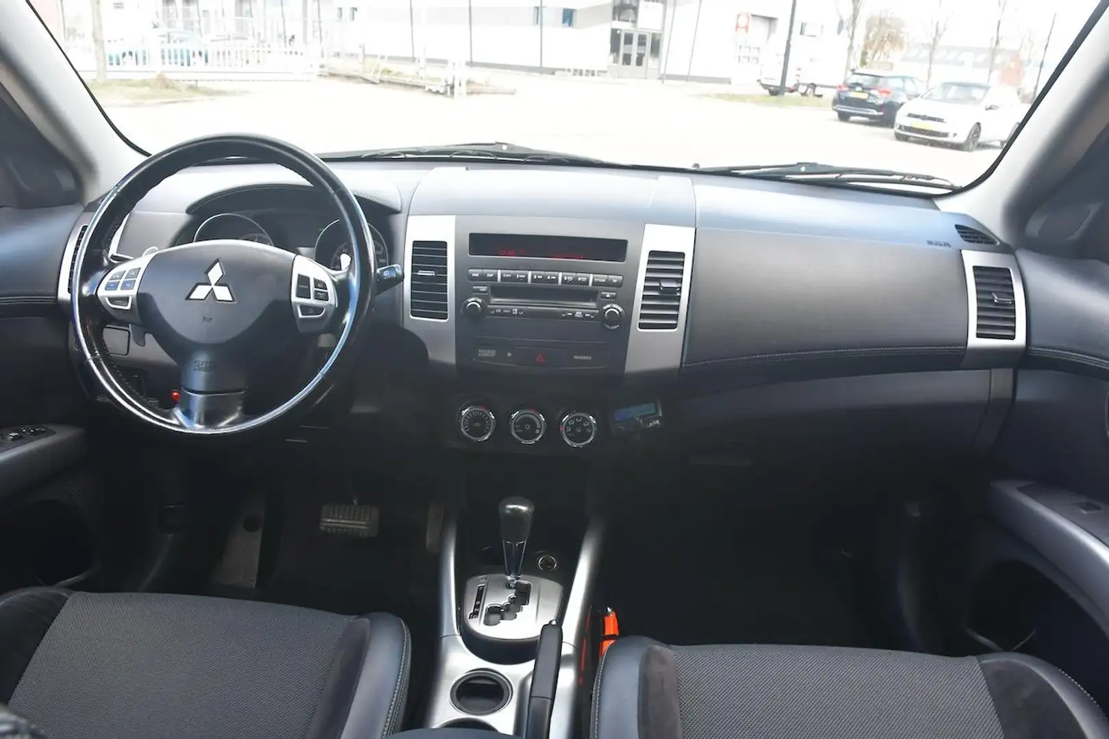 Mitsubishi Outlander 2.0 Intro Edition AUT|Clima|Cruise|Trekhaak Gri - 2
