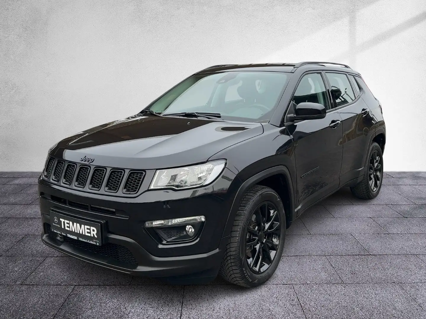 Jeep Compass 1,3 MultiAir Night LRHZG RKam SHZ Navi Schwarz - 2