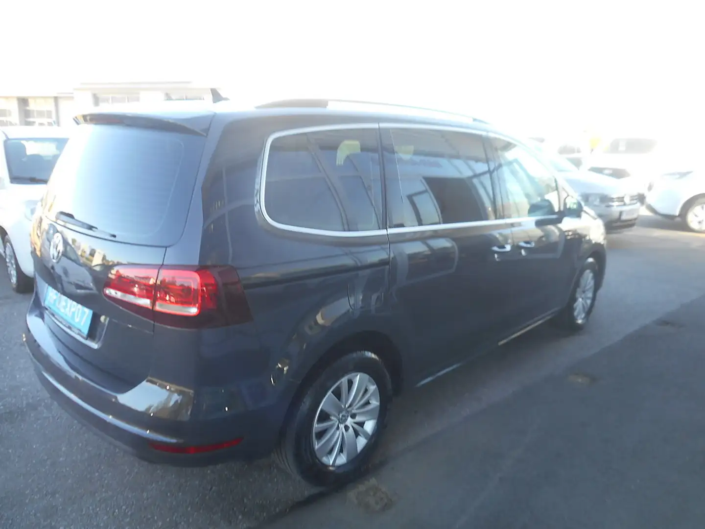 Volkswagen Sharan Comfortline SCR 2,0 TDI Grau - 2