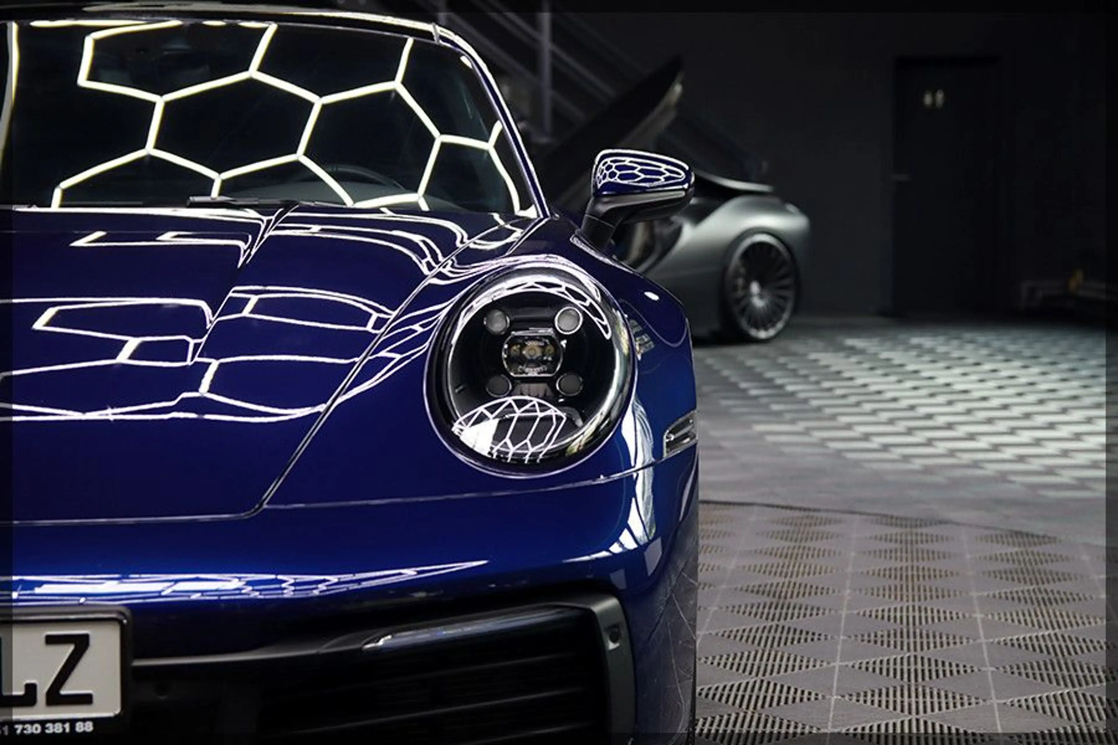 Porsche 911 992 Carrera PANO / CAM / NAVI — photo 9