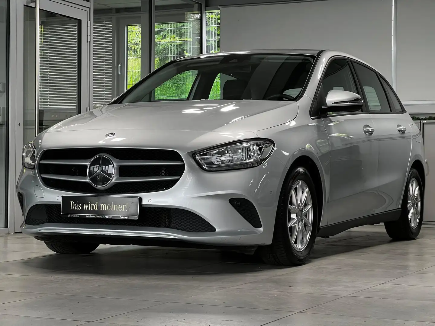 Mercedes-Benz B 180 d Automatik 8-FACH+NAVIGATION+MBUX+PDC+SHZ+ Silber - 1