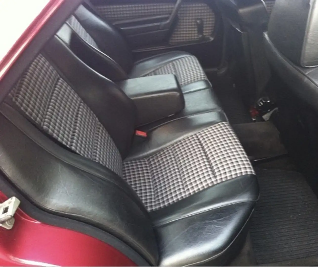 Mercedes-Benz 190 E 2.5-16 Czerwony - 2