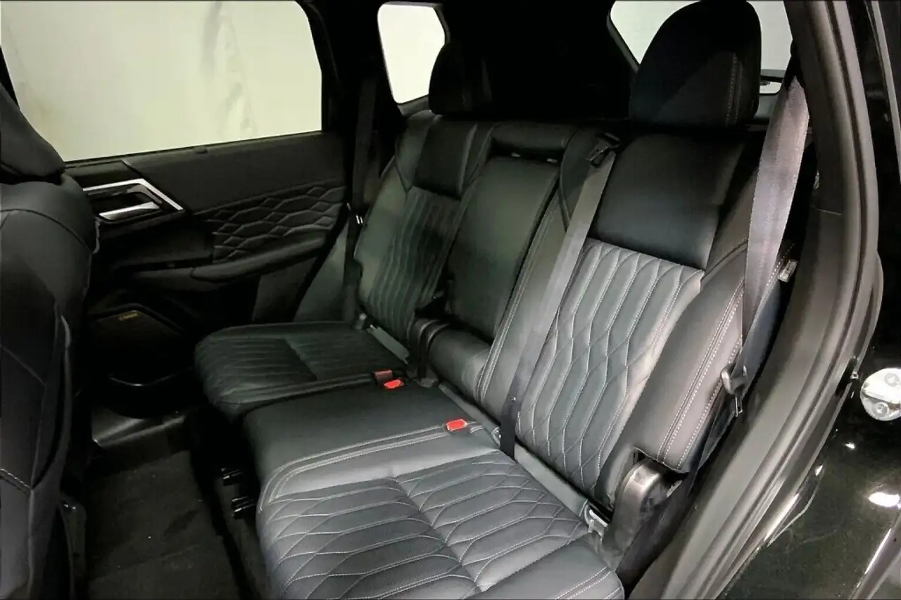Mitsubishi Outlander снимка Mitsubishi Outlander
