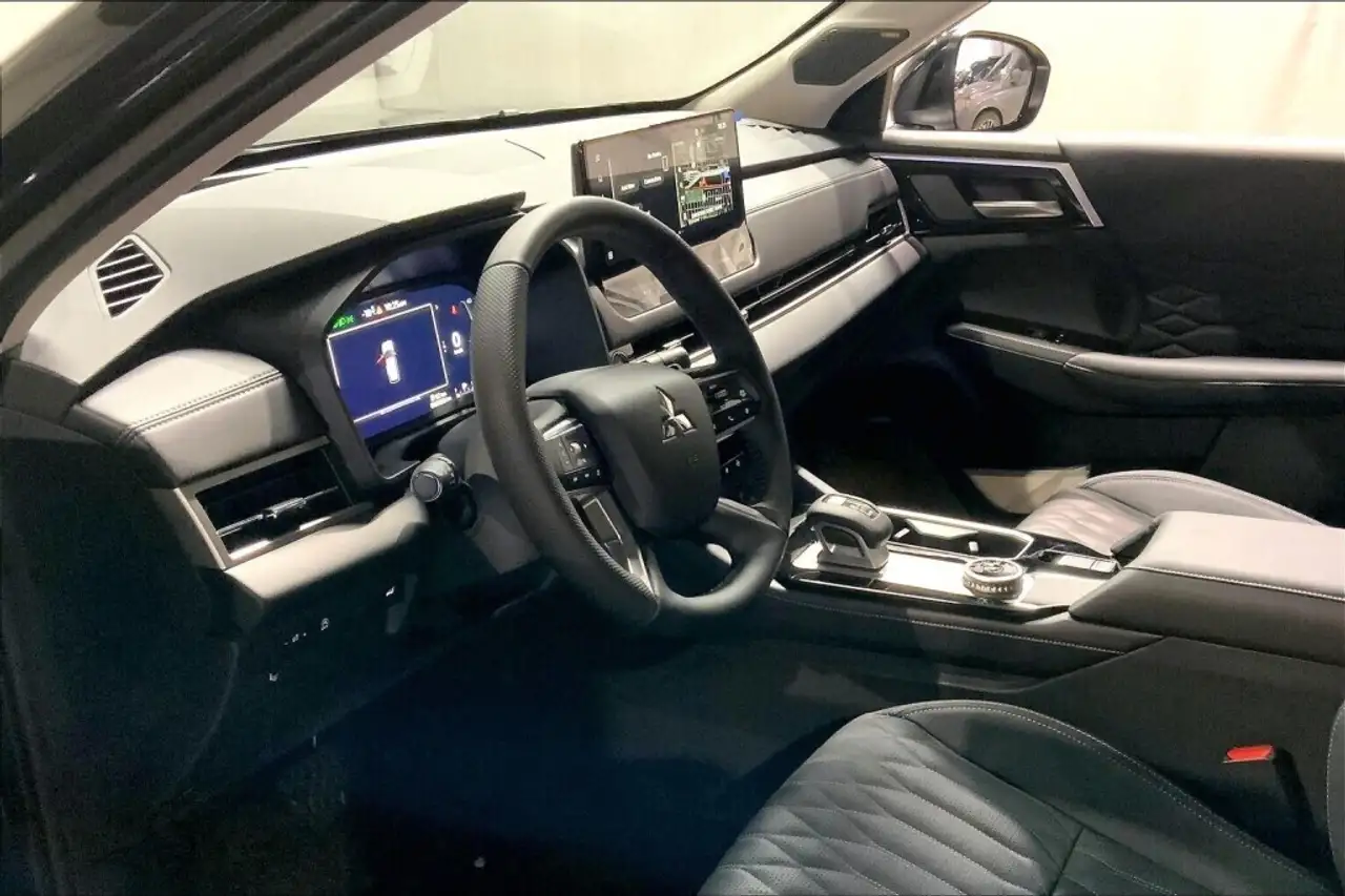 Mitsubishi Outlander снимка Mitsubishi Outlander
