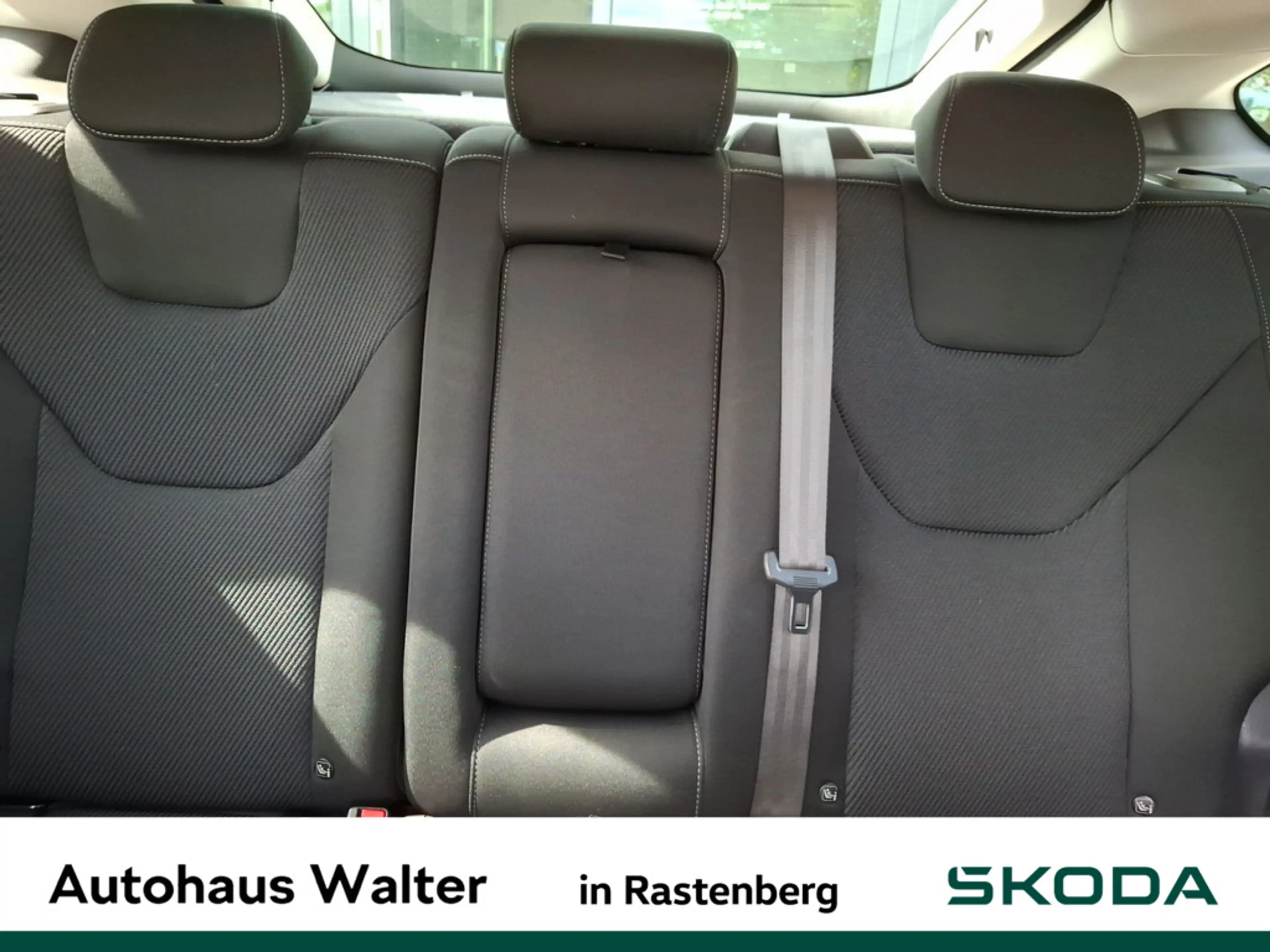 Ford Mondeo 1.5 EcoBoost Titanium — photo 12