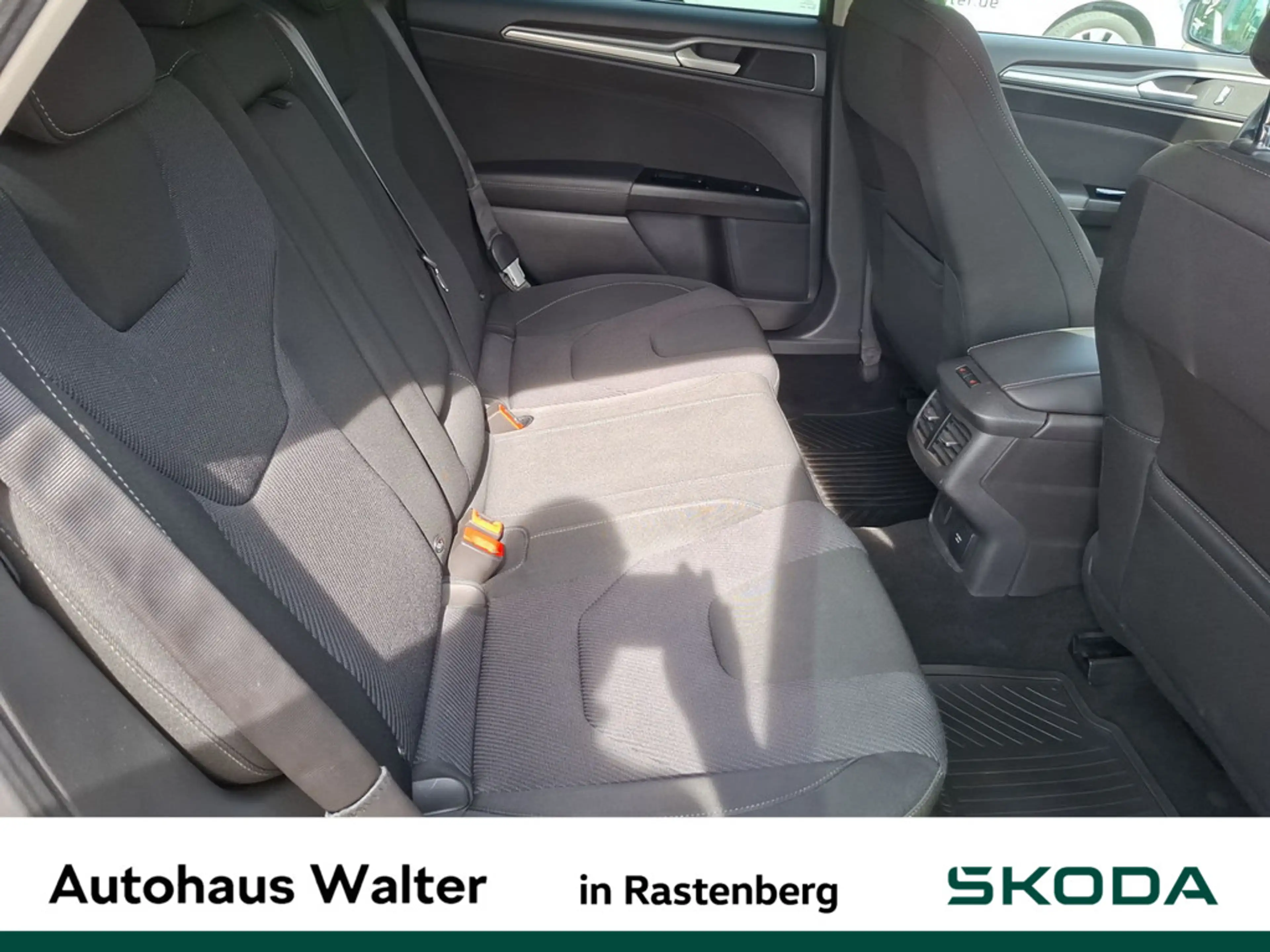 Ford Mondeo 1.5 EcoBoost Titanium — photo 9