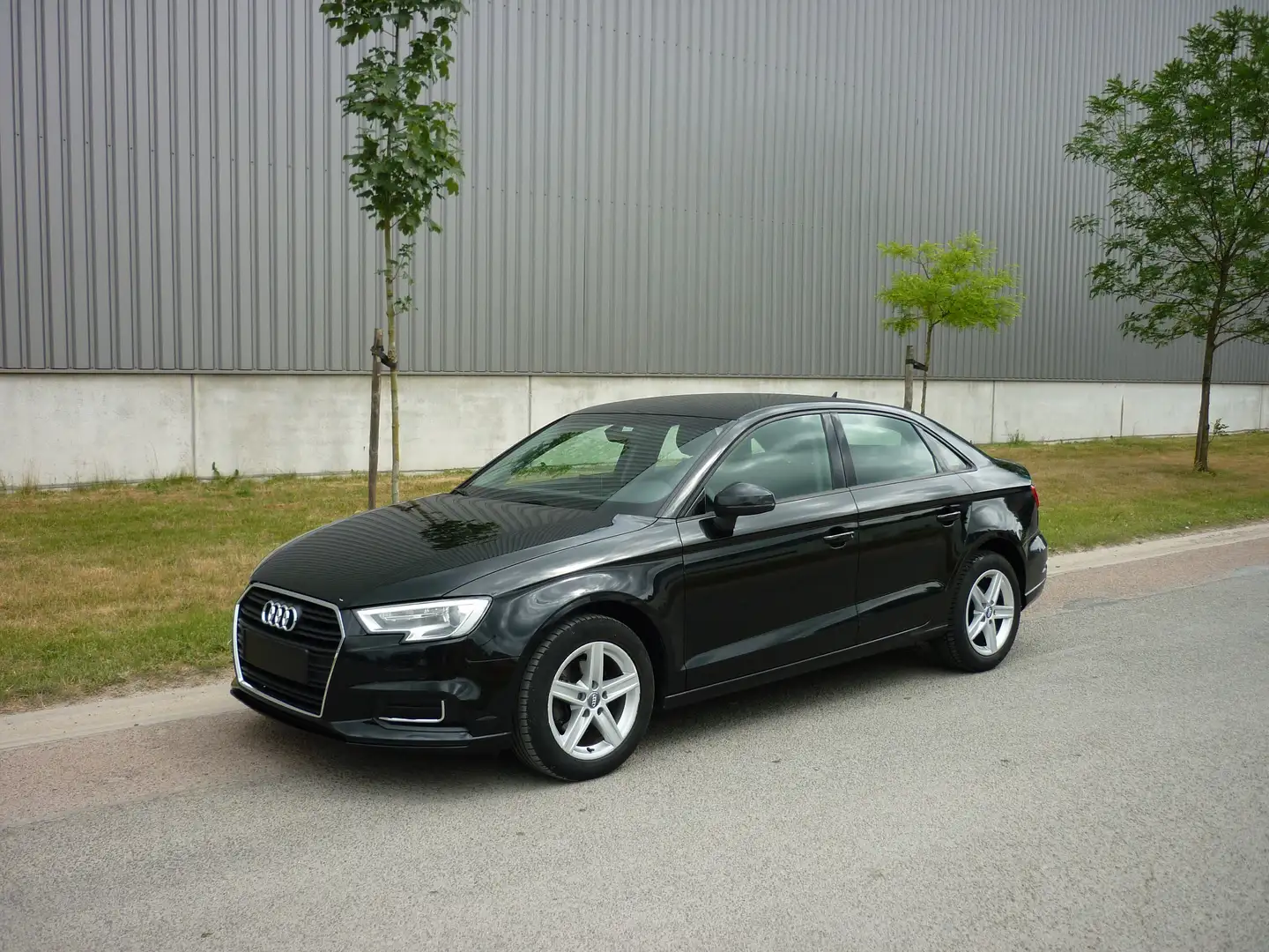 Audi A3 A3 1.6 TDI Limousine, Navi, Airco, Xenon Zwart - 1