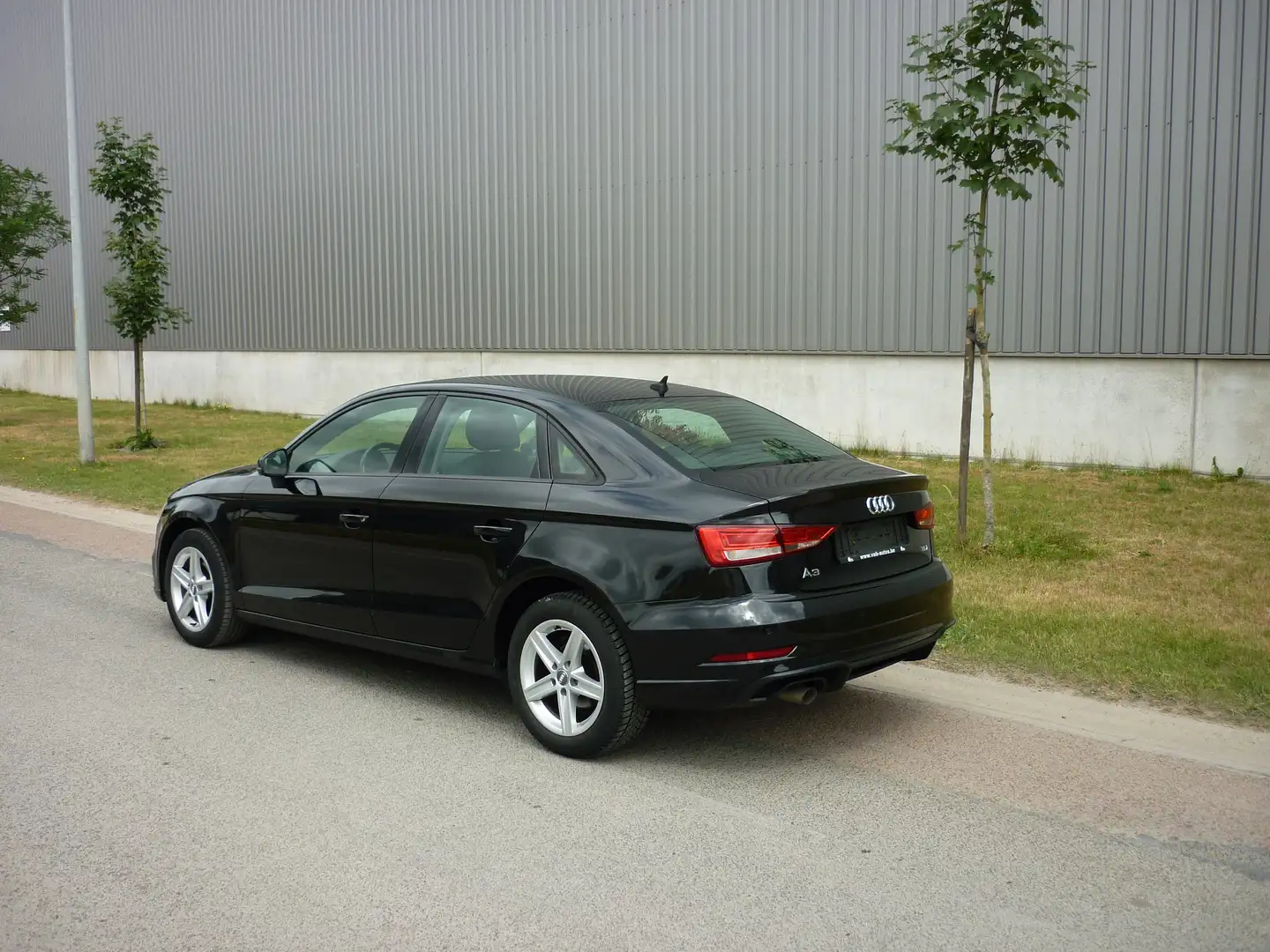 Audi A3 A3 1.6 TDI Limousine, Navi, Airco, Xenon Zwart - 2