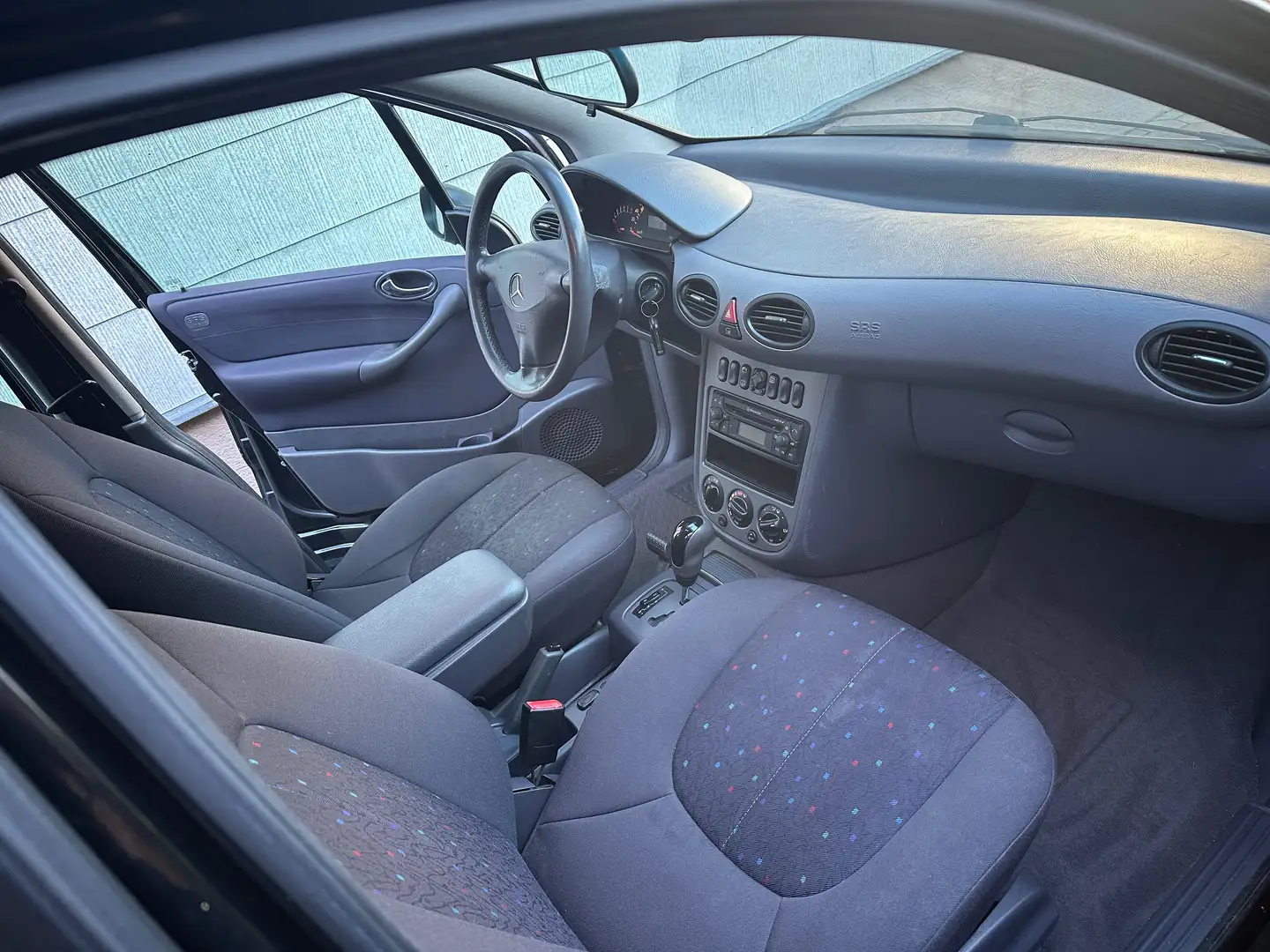 Mercedes-Benz A 160 Elegance Automatik TÜV 2027 Noir - 1