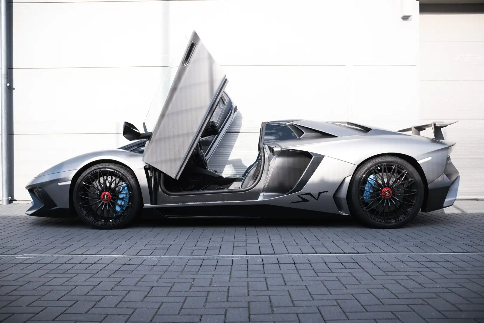 Lamborghini Aventador LP 750-4 Superveloce Roadster - 2