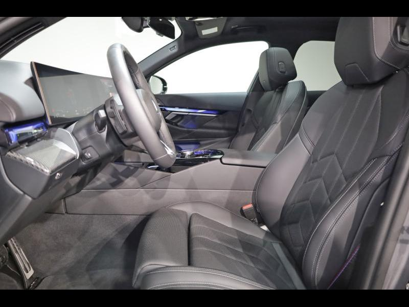 BMW 530 e Berline Kit M Sport — photo 9
