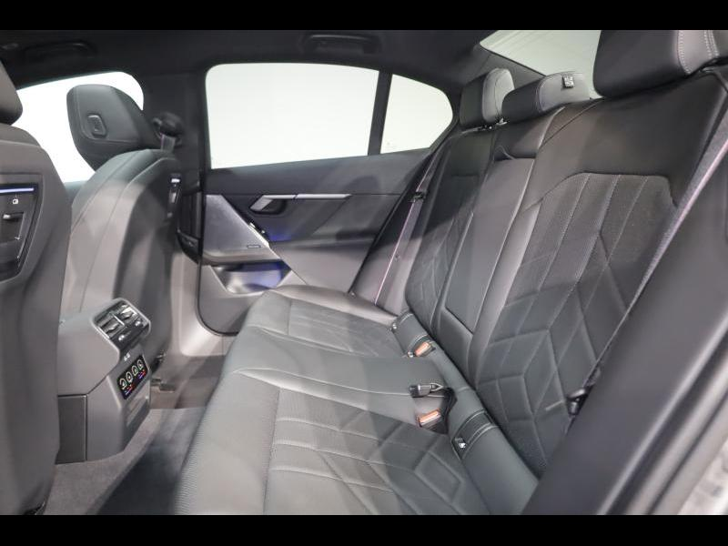 BMW 530 e Berline Kit M Sport — photo 10