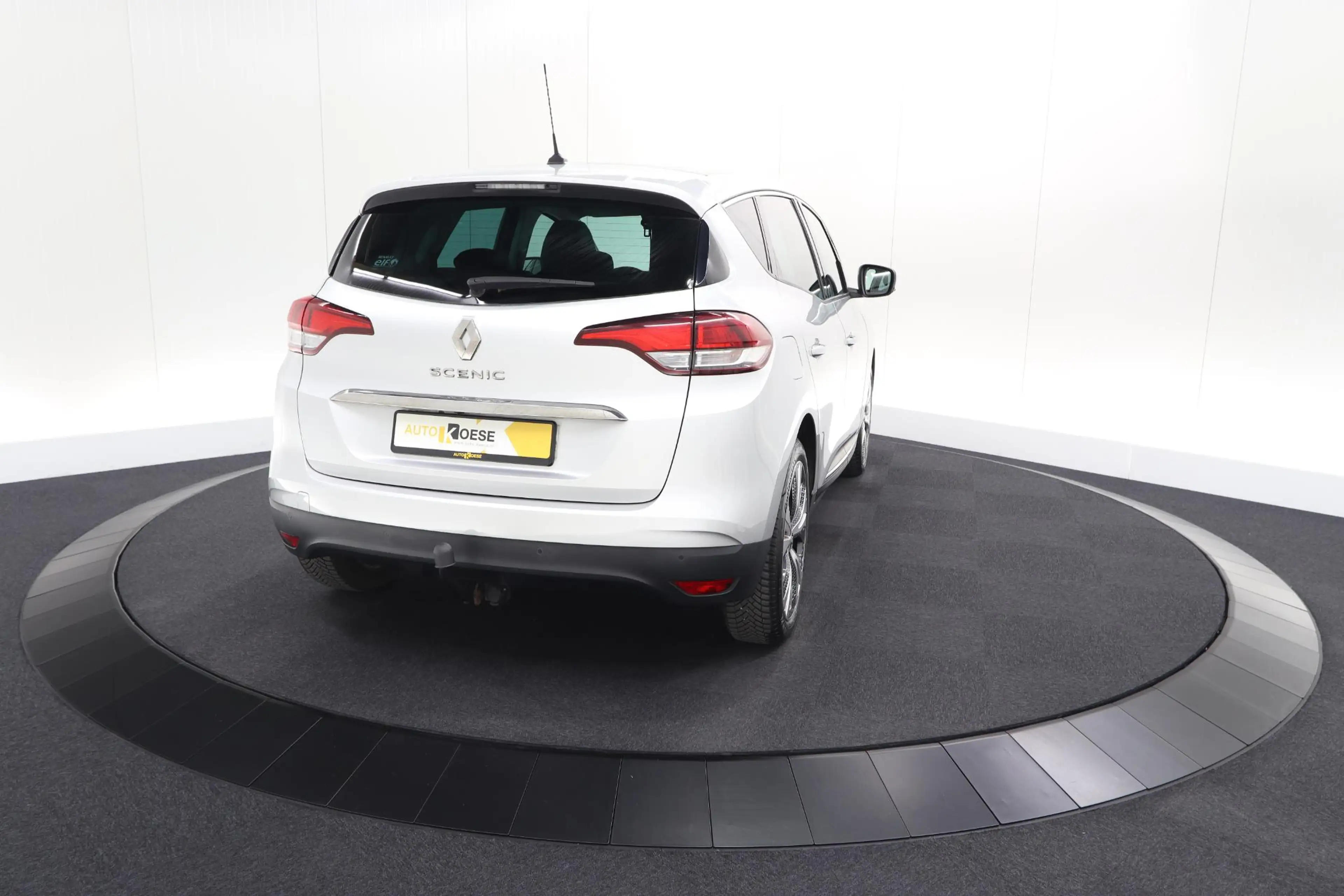 Renault Scenic TCe 140 Intens | Trekhaak | Camera | Panoramadak | — photo 10
