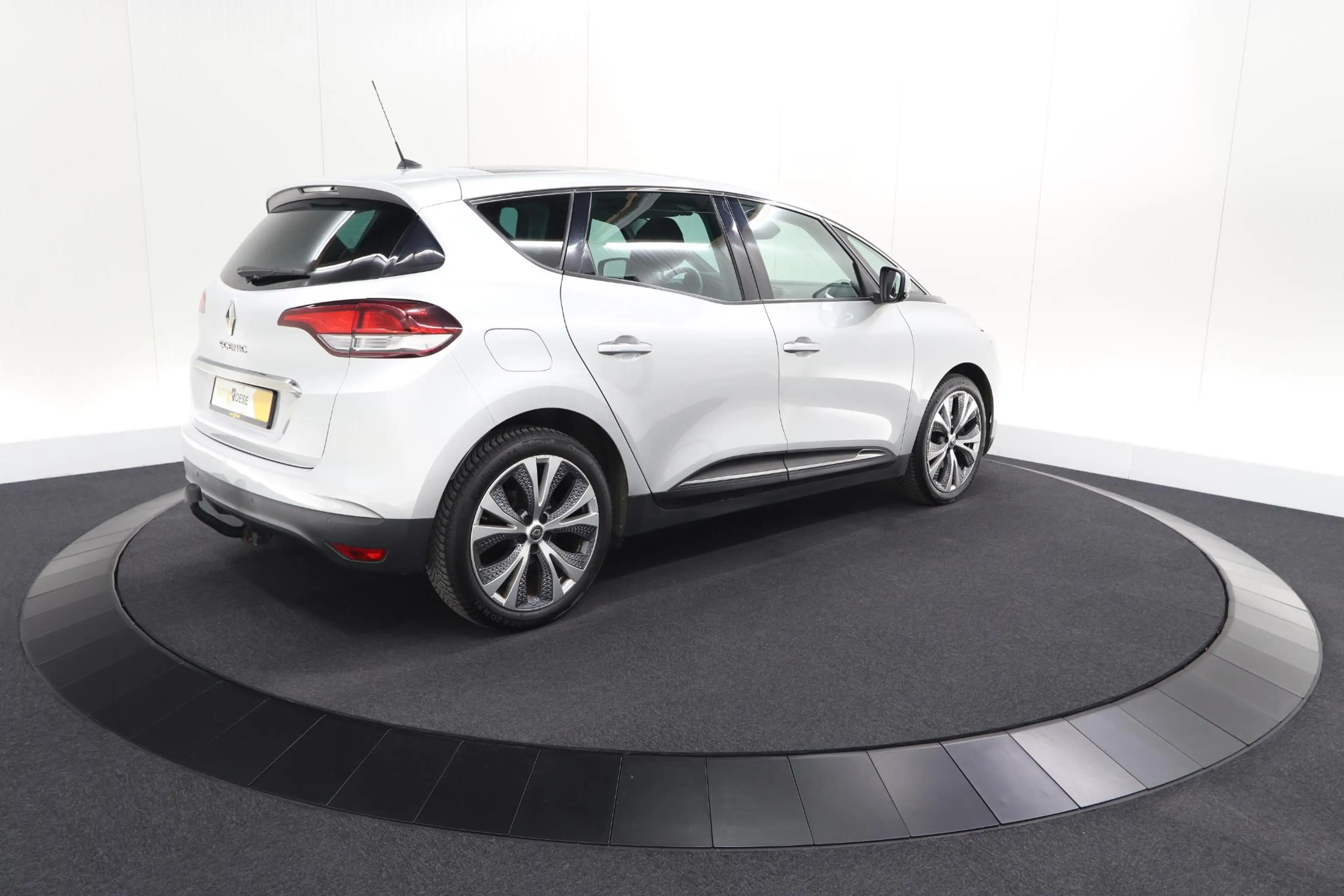 Renault Scenic TCe 140 Intens | Trekhaak | Camera | Panoramadak | — photo 9