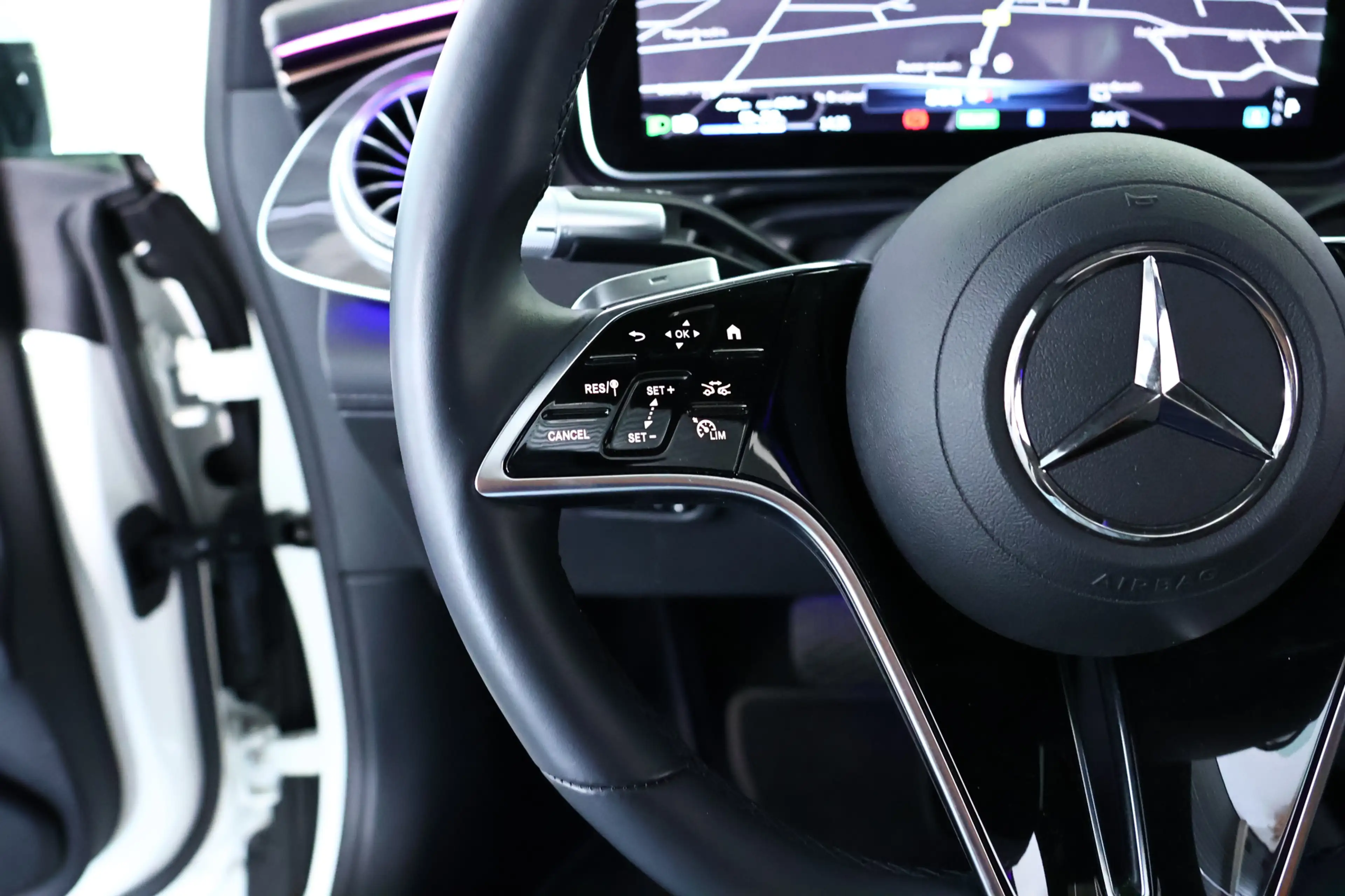 Mercedes-Benz EQS 580 4MATIC Luxury Line 108kWh Panorama / Opendak / — photo 19