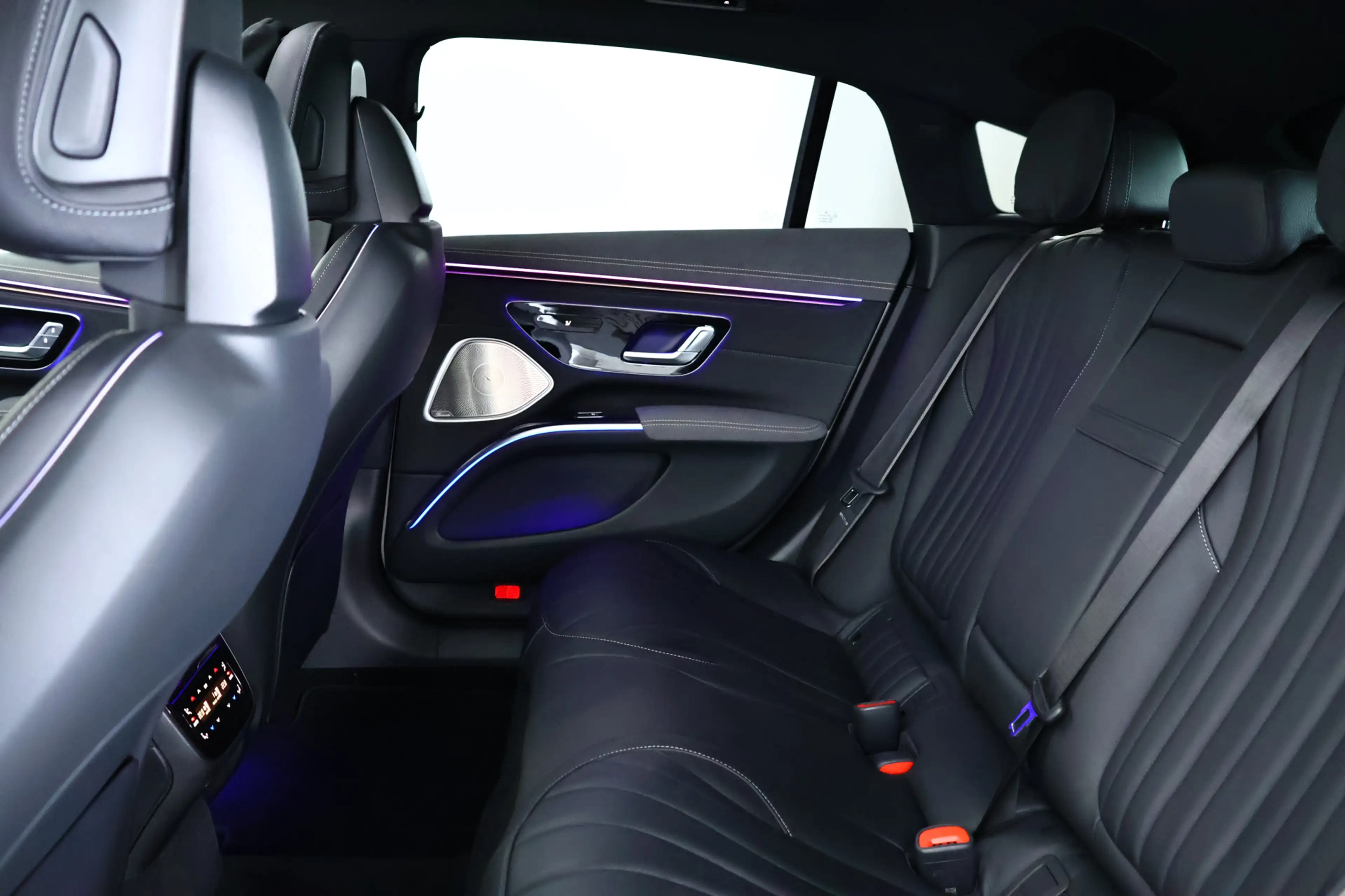 Mercedes-Benz EQS 580 4MATIC Luxury Line 108kWh Panorama / Opendak / — photo 12