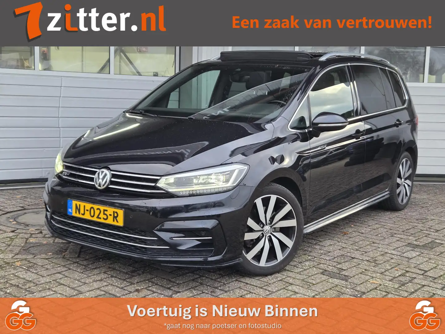 Volkswagen Touran 1.4 TSI Highline 2x R-line, 7-Persoons, Panoramada Zwart - 1