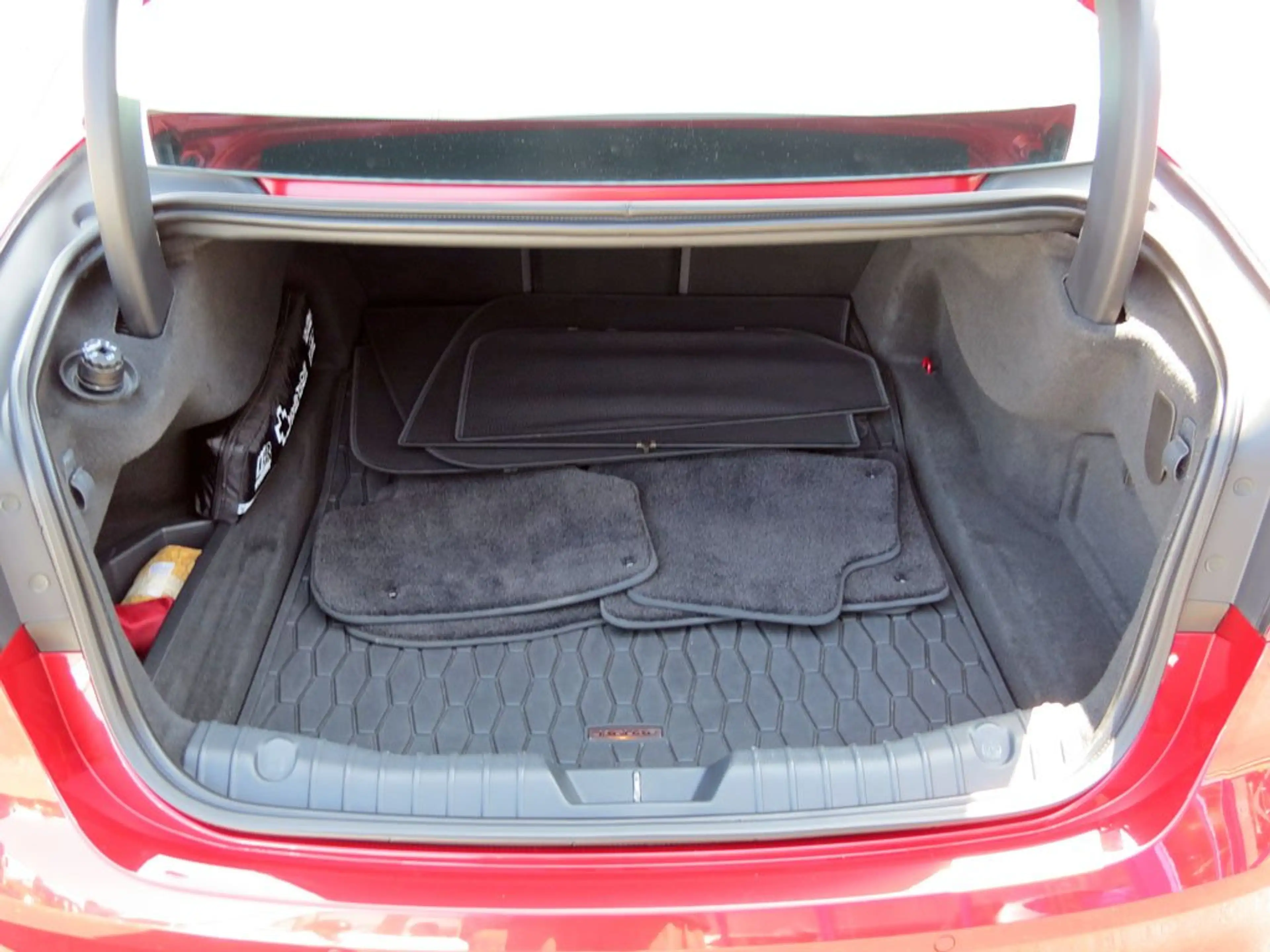 Jaguar XF R-Sport Leder Xenon Kamera 20-Zoll-LMF — photo 15